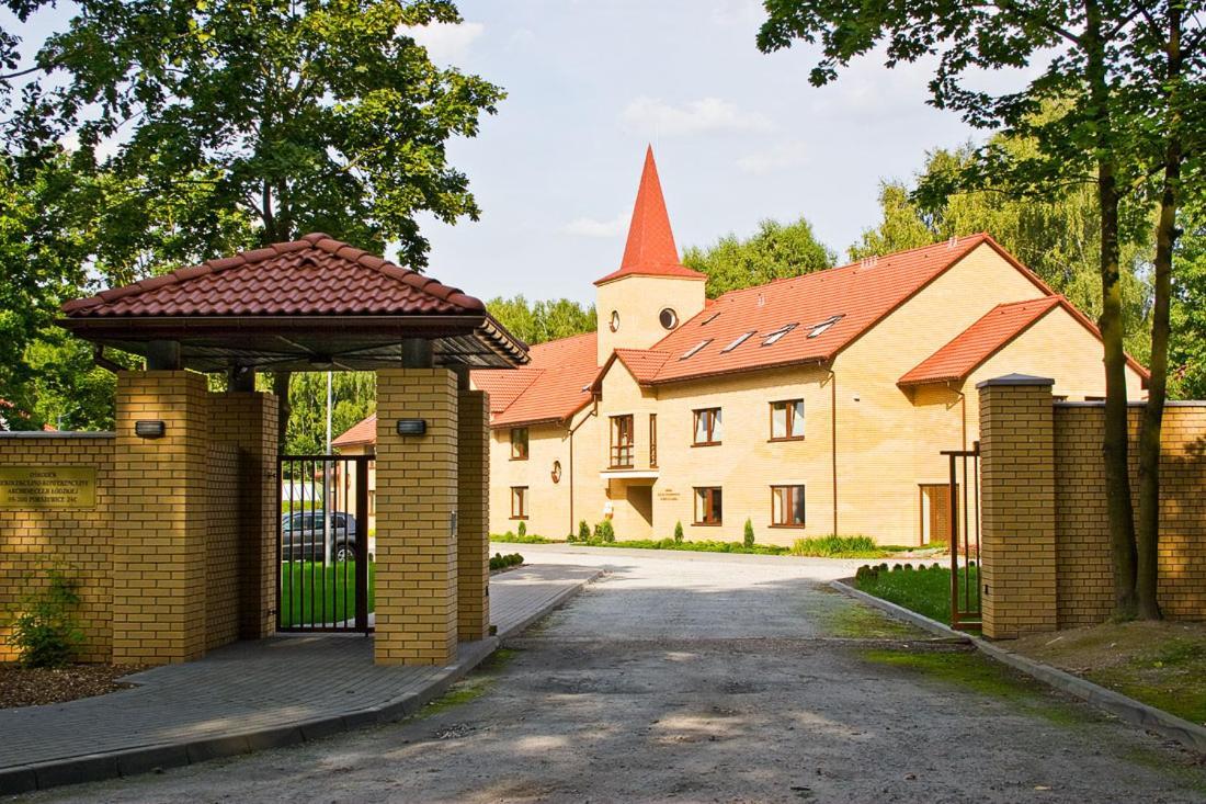 Uroczysko Porszewice - Osrodek Konferencyjno-Rekolekcyjny Hotel Pabianice Kültér fotó