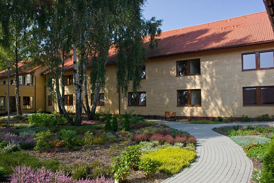 Uroczysko Porszewice - Osrodek Konferencyjno-Rekolekcyjny Hotel Pabianice Kültér fotó
